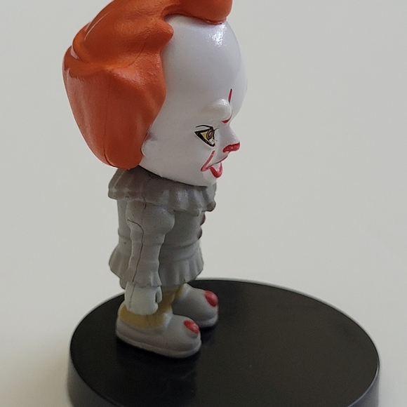 Rare "IT" Chapter 2 PENNYWISE 2019 Version W/Stand 2" Detailed PVC Action Figure - Picture 4 of 4